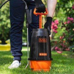 Garden Sprayer 6L 3 Bar Adjustable Brass Nozzle BLACK & DECKER