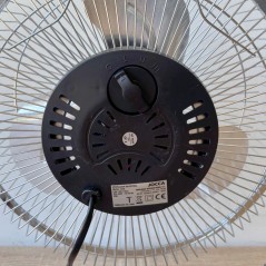 Ventilador de Mesa 20W Inclinável Fluxo 156m³/min 3 Hélices JOCCA