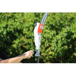 Sierra telescópica Ikra 750W para corte preciso