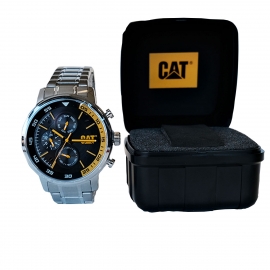 Montre livrée dans un boitier en acier inoxydable Caterpillar.