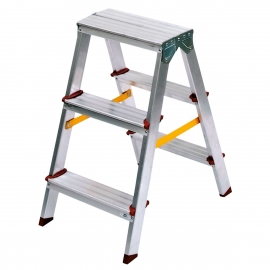 Escabeau double pliable spécialement conçu pour les travaux.