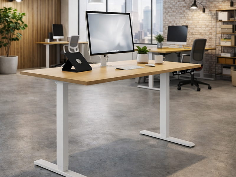 Pourquoi tout le monde passe au bureau assis-debout (et pourquoi vous devriez au