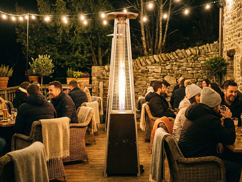 Acheter un parasol chauffant : les erreurs à éviter et nos conseils d’expert