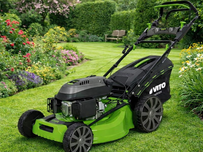 Quelle est la meilleure tondeuse thermique ? Les critères essentiels à connaître